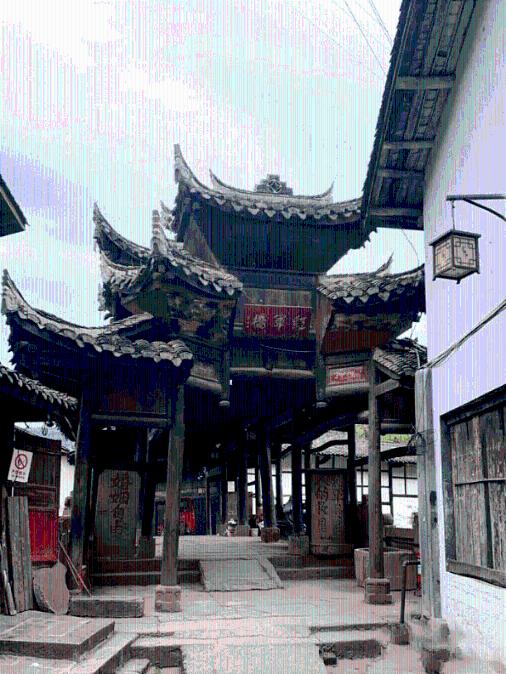 冬天既不挑身材还时尚的T恤有哪些？